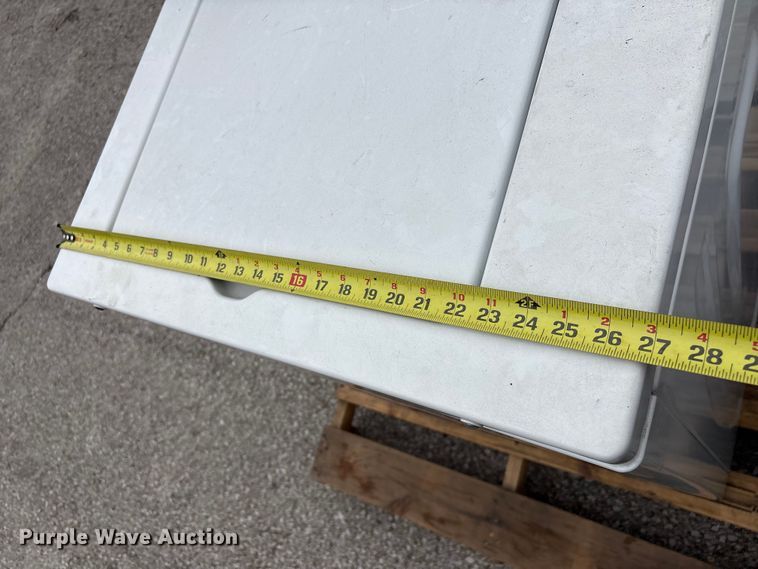 image for item EG8811 (2) Maytag Commercial MVWP575GW0 washers