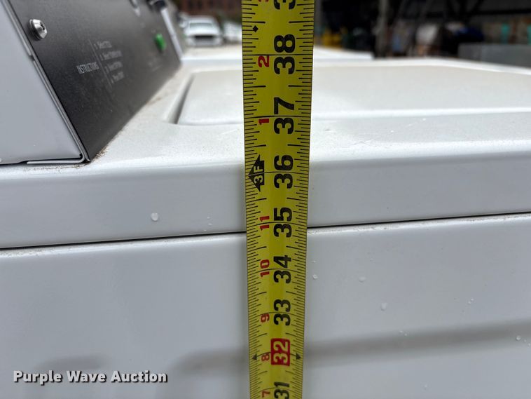 image for item EG8811 (2) Maytag Commercial MVWP575GW0 washers