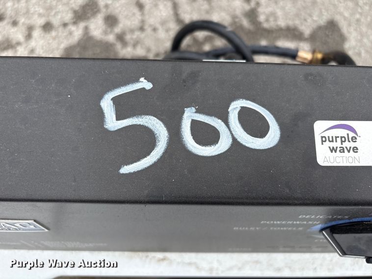 image for item EG8811 (2) Maytag Commercial MVWP575GW0 washers