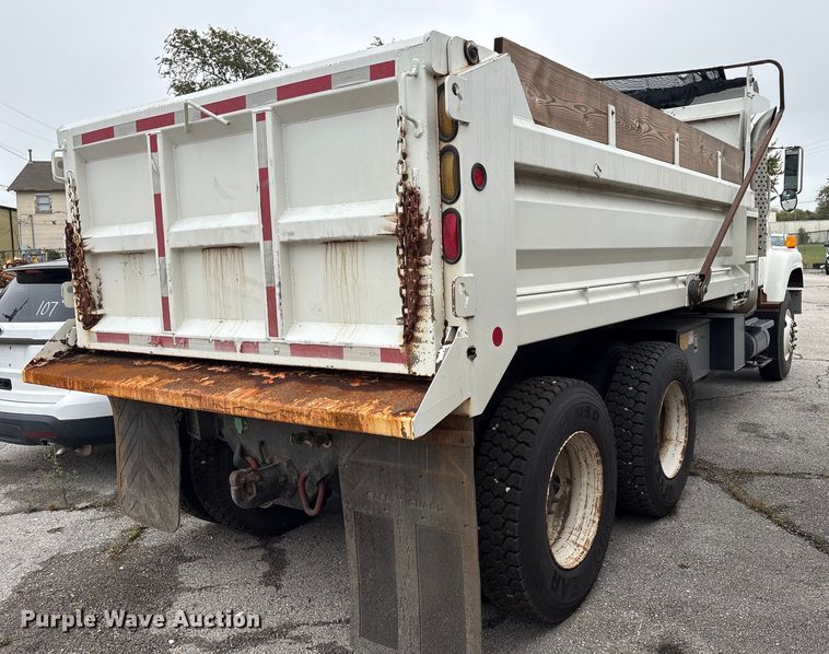 image for item EG8817 2001 International F-2554 dump truck