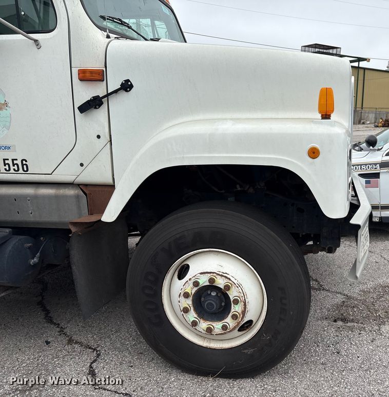 image for item EG8817 2001 International F-2554 dump truck