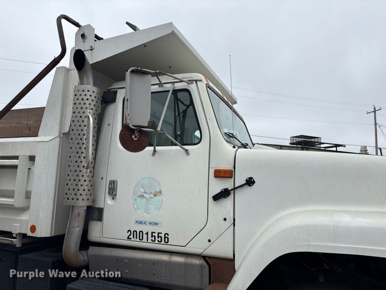 image for item EG8817 2001 International F-2554 dump truck