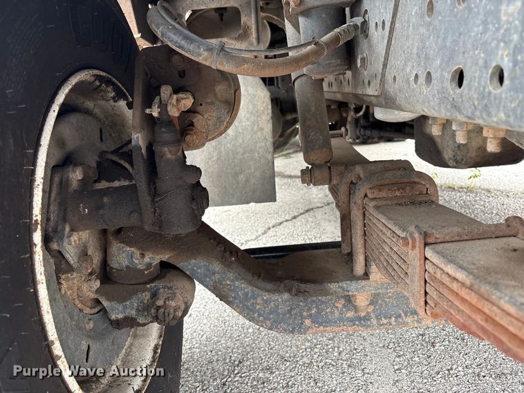 image for item EG8817 2001 International F-2554 dump truck