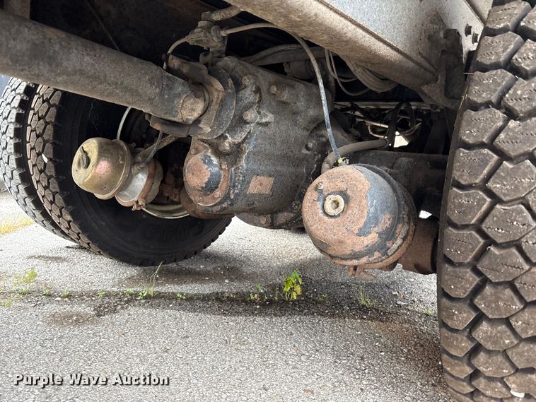 image for item EG8817 2001 International F-2554 dump truck