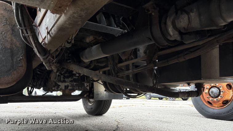 image for item EG8817 2001 International F-2554 dump truck