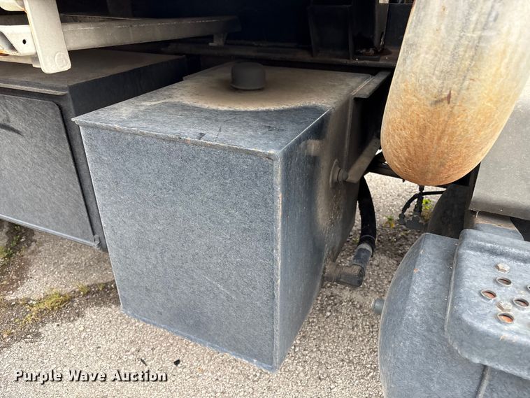 image for item EG8817 2001 International F-2554 dump truck