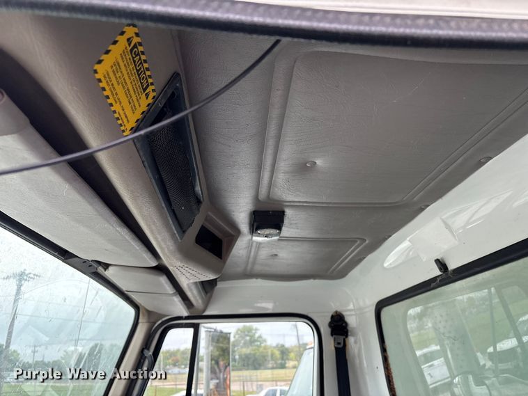 image for item EG8817 2001 International F-2554 dump truck