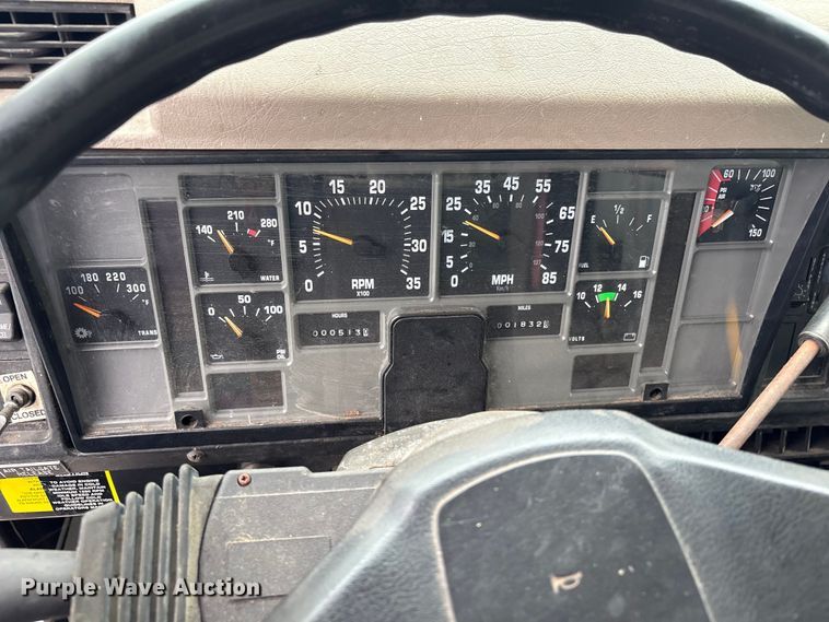 image for item EG8817 2001 International F-2554 dump truck