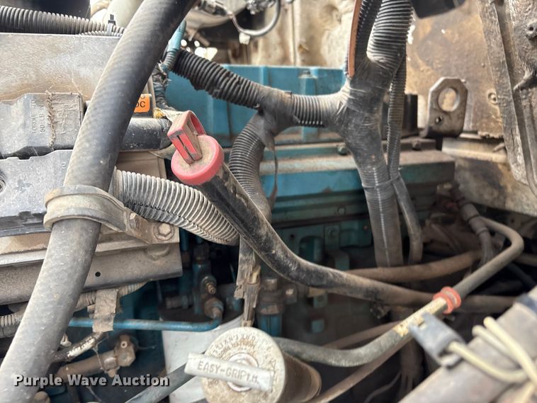 image for item EG8817 2001 International F-2554 dump truck