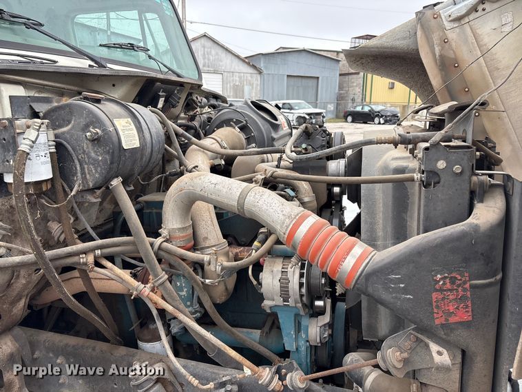 image for item EG8817 2001 International F-2554 dump truck