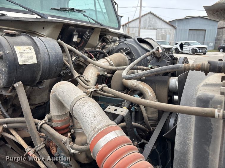 image for item EG8817 2001 International F-2554 dump truck