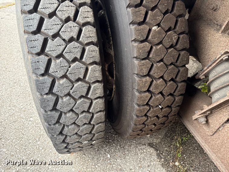 image for item EG8817 2001 International F-2554 dump truck