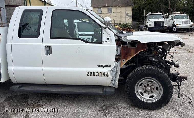 image for item EG8821 2012 Ford F250 SuperCab utility bed pickup truck