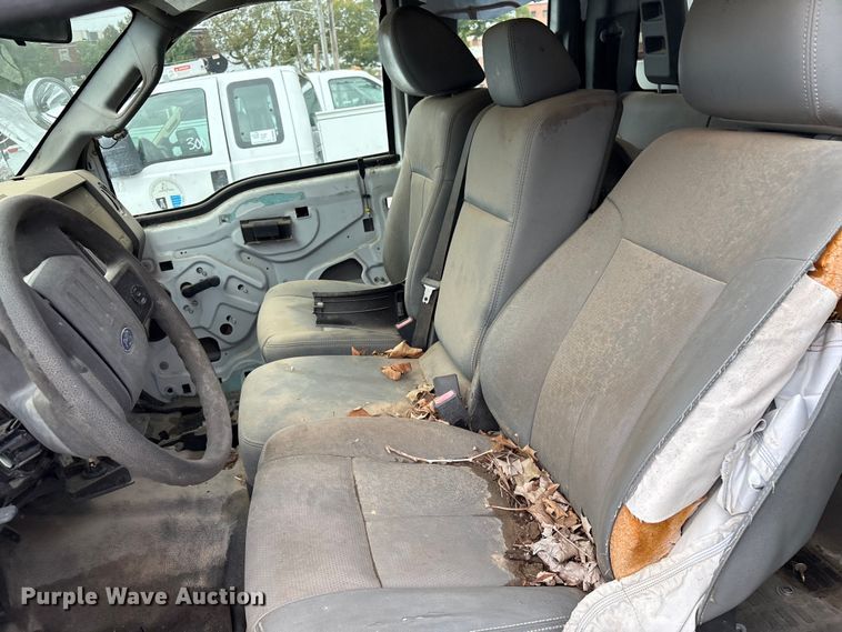 image for item EG8821 2012 Ford F250 SuperCab utility bed pickup truck