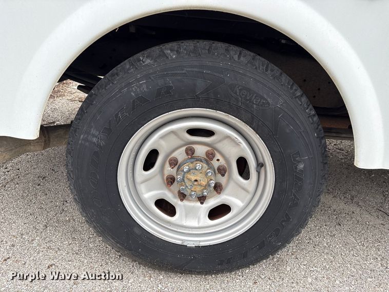 image for item EG8821 2012 Ford F250 SuperCab utility bed pickup truck