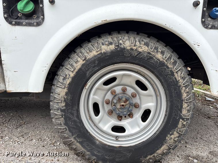 image for item EG8821 2012 Ford F250 SuperCab utility bed pickup truck