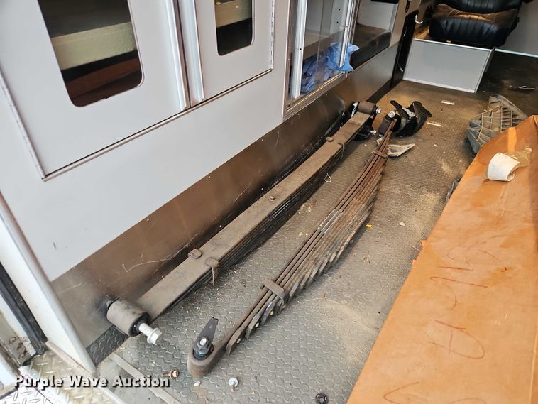 image for item EJ0071 1999 Ford E450 ambulance