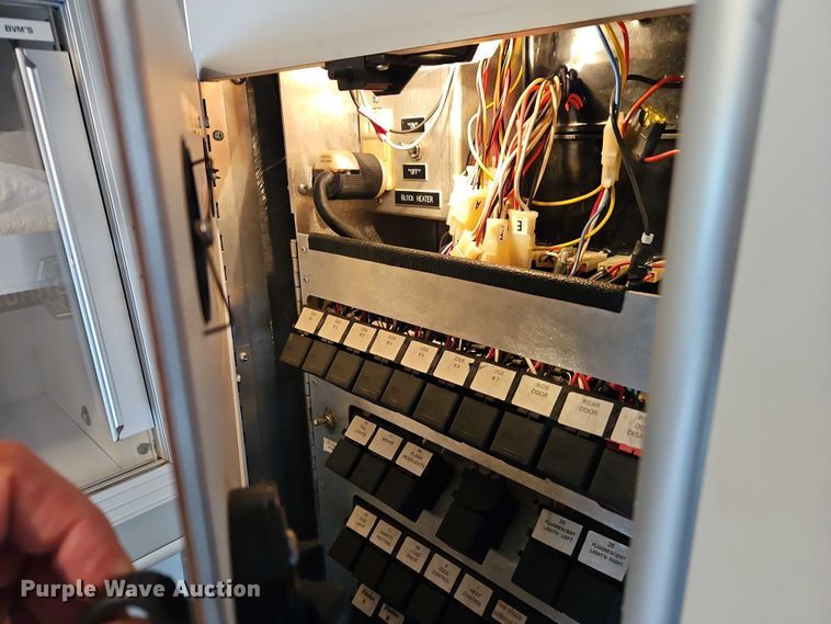 image for item EJ0071 1999 Ford E450 ambulance