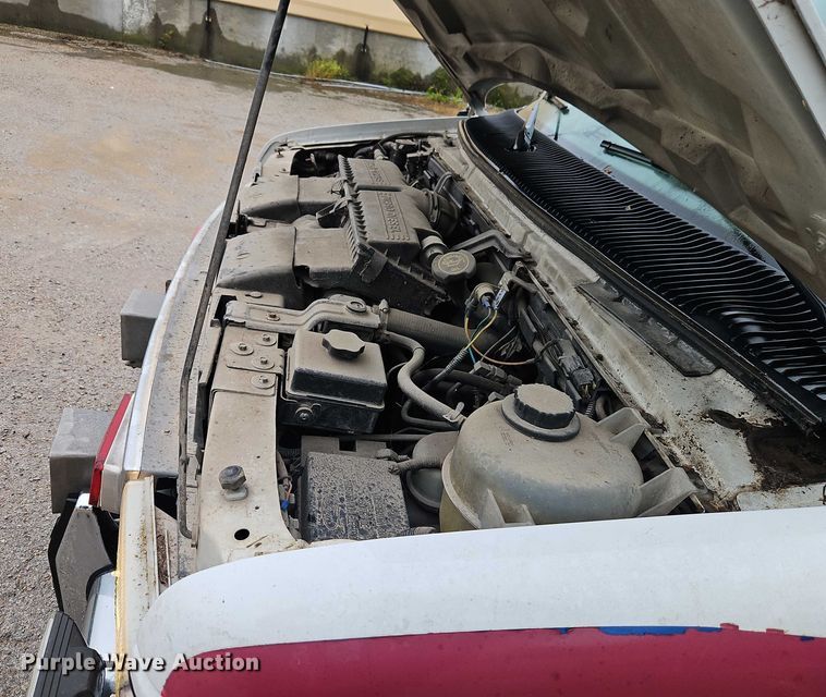 image for item EJ0071 1999 Ford E450 ambulance