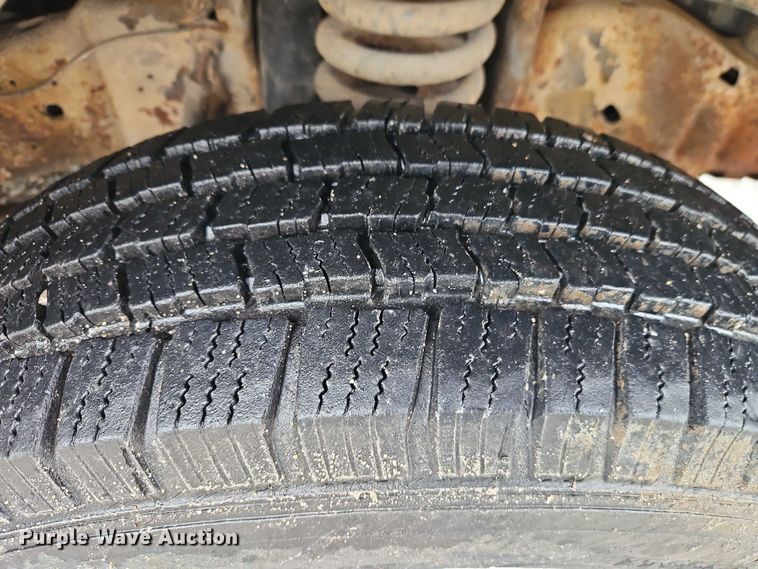 image for item EJ0071 1999 Ford E450 ambulance