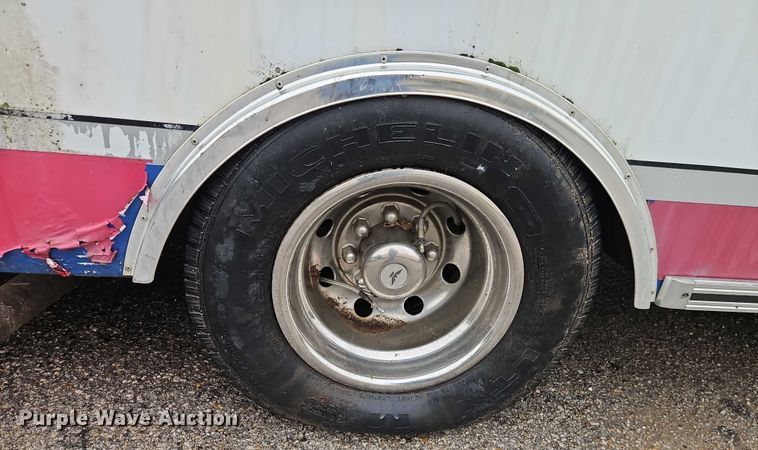 image for item EJ0071 1999 Ford E450 ambulance