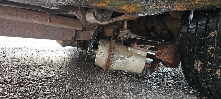 image for item EJ0071 1999 Ford E450 ambulance