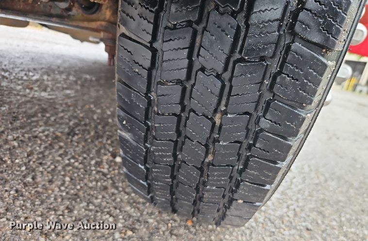 image for item EJ0071 1999 Ford E450 ambulance