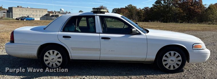 image for item EJ7716 2011 Ford Crown Victoria Police Interceptor 