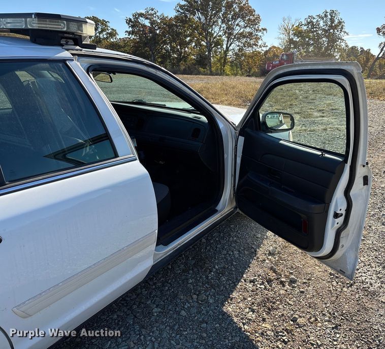 image for item EJ7716 2011 Ford Crown Victoria Police Interceptor 