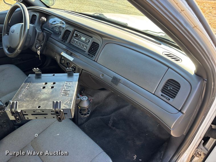 image for item EJ7716 2011 Ford Crown Victoria Police Interceptor 