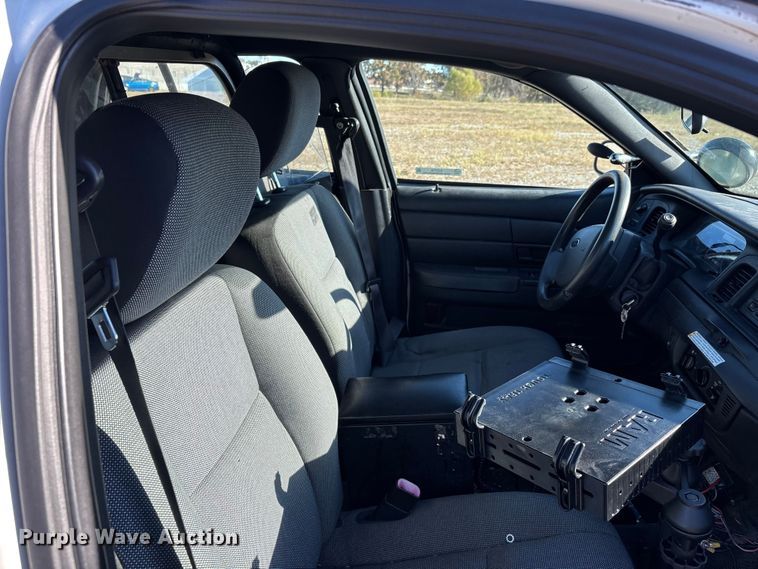 image for item EJ7716 2011 Ford Crown Victoria Police Interceptor 