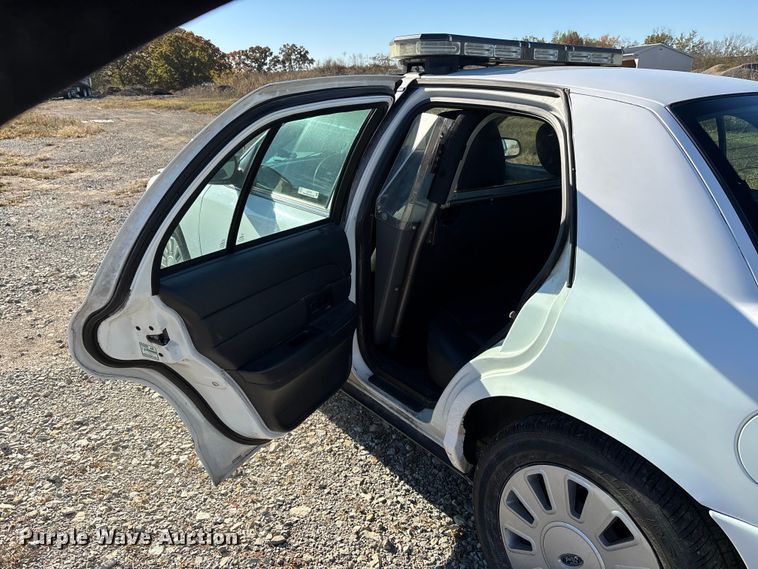 image for item EJ7716 2011 Ford Crown Victoria Police Interceptor 