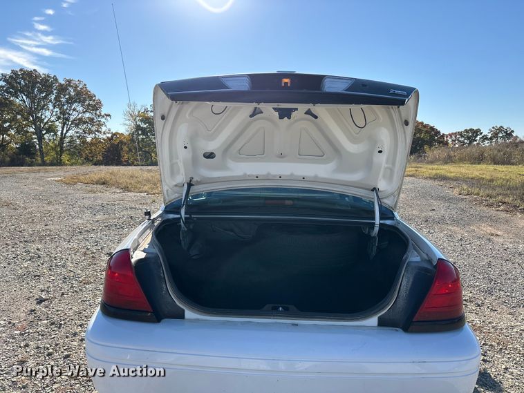 image for item EJ7716 2011 Ford Crown Victoria Police Interceptor 