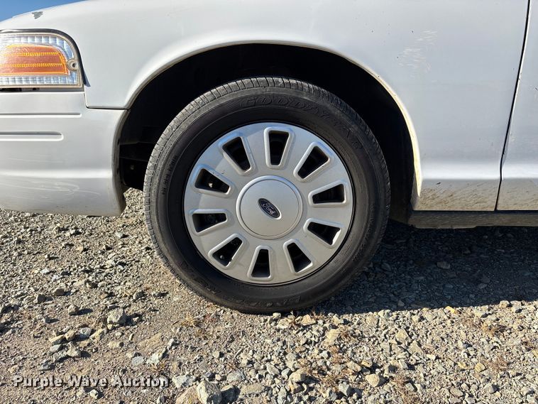 image for item EJ7716 2011 Ford Crown Victoria Police Interceptor 