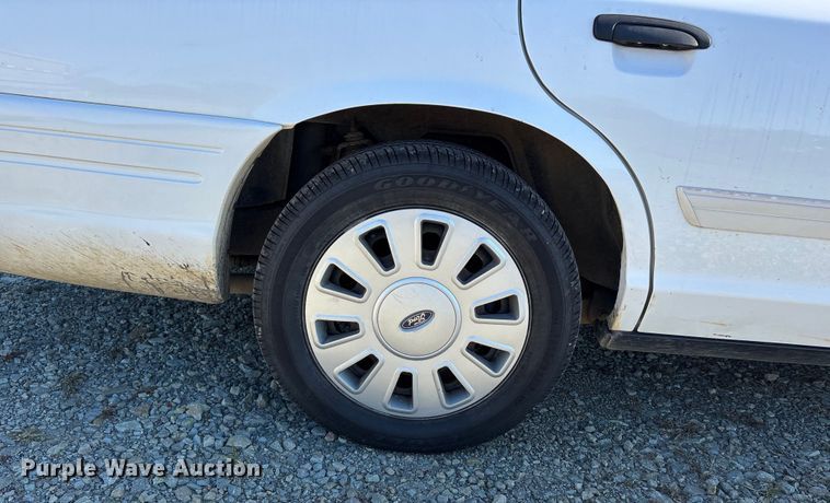 image for item EJ7716 2011 Ford Crown Victoria Police Interceptor 