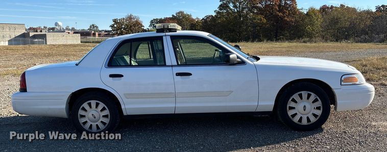 image for item EJ7717 2010 Ford Crown Victoria Police Interceptor 