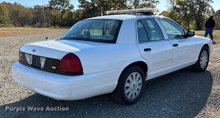 image for item EJ7717 2010 Ford Crown Victoria Police Interceptor 