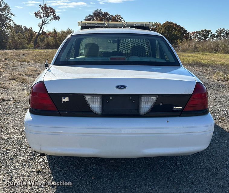 image for item EJ7717 2010 Ford Crown Victoria Police Interceptor 