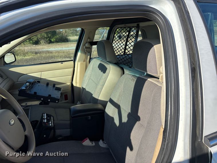 image for item EJ7717 2010 Ford Crown Victoria Police Interceptor 