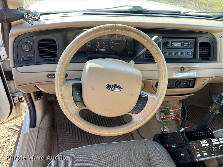 image for item EJ7717 2010 Ford Crown Victoria Police Interceptor 