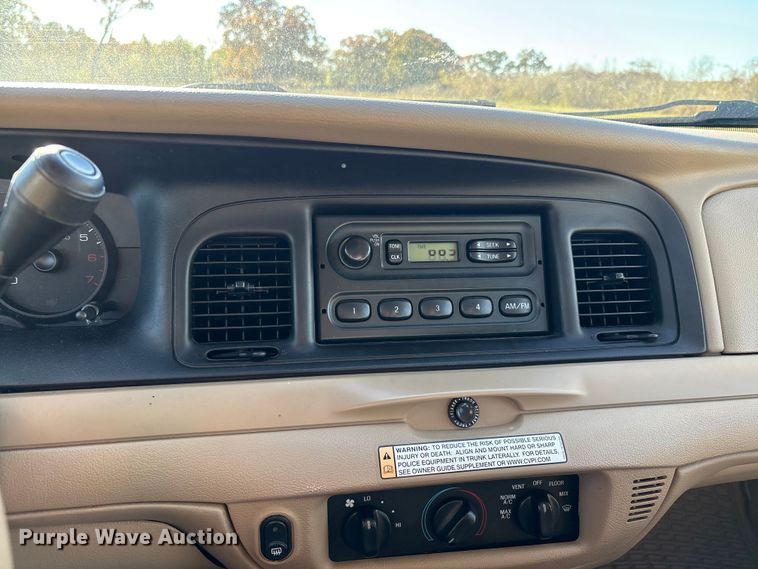 image for item EJ7717 2010 Ford Crown Victoria Police Interceptor 