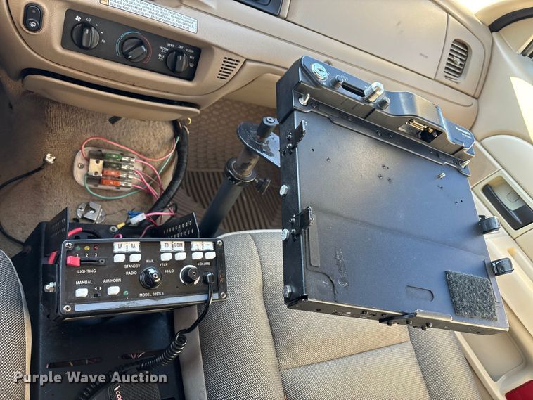 image for item EJ7717 2010 Ford Crown Victoria Police Interceptor 