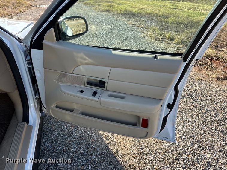 image for item EJ7717 2010 Ford Crown Victoria Police Interceptor 