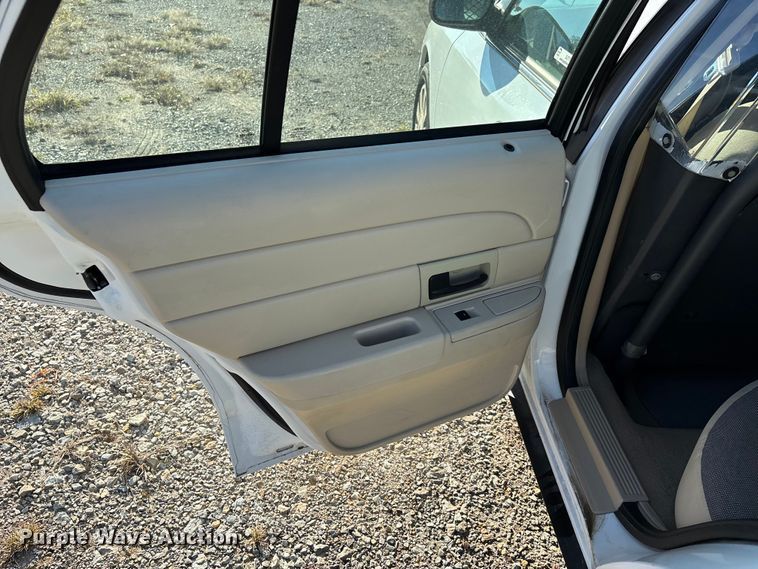 image for item EJ7717 2010 Ford Crown Victoria Police Interceptor 