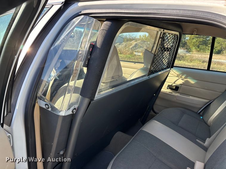 image for item EJ7717 2010 Ford Crown Victoria Police Interceptor 