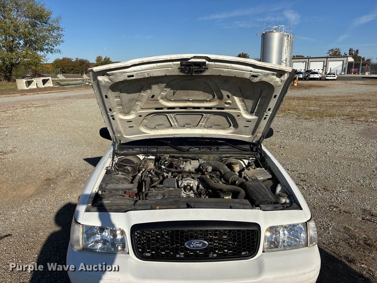 image for item EJ7717 2010 Ford Crown Victoria Police Interceptor 
