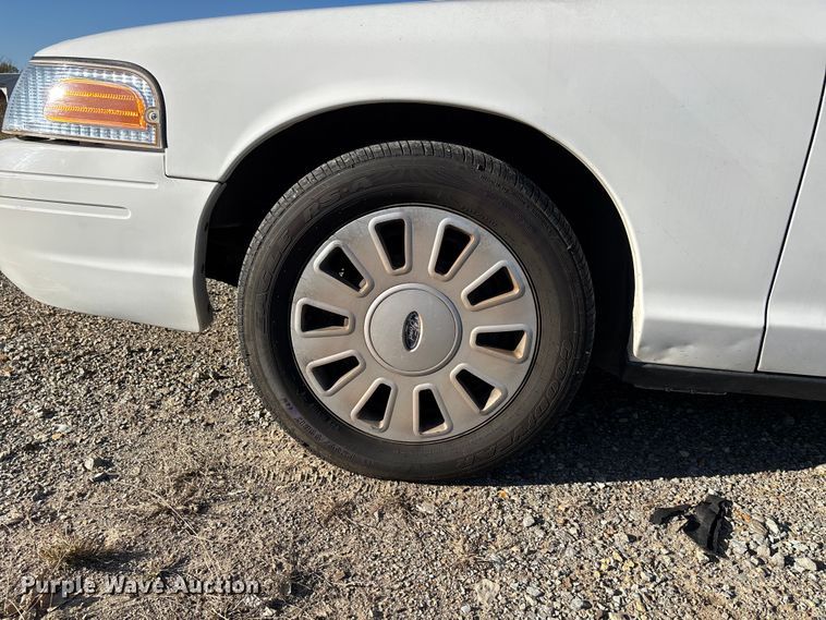 image for item EJ7717 2010 Ford Crown Victoria Police Interceptor 