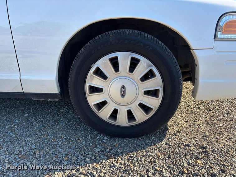 image for item EJ7717 2010 Ford Crown Victoria Police Interceptor 