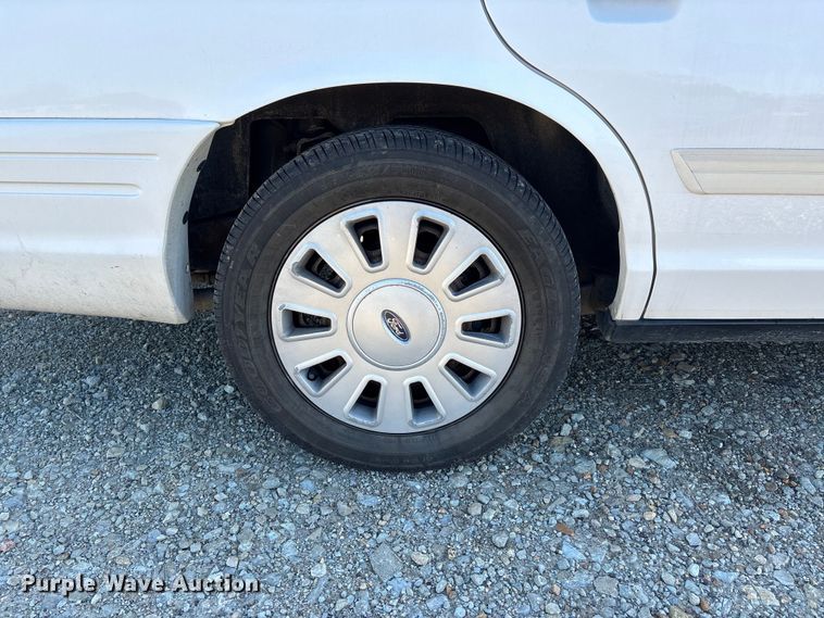 image for item EJ7717 2010 Ford Crown Victoria Police Interceptor 