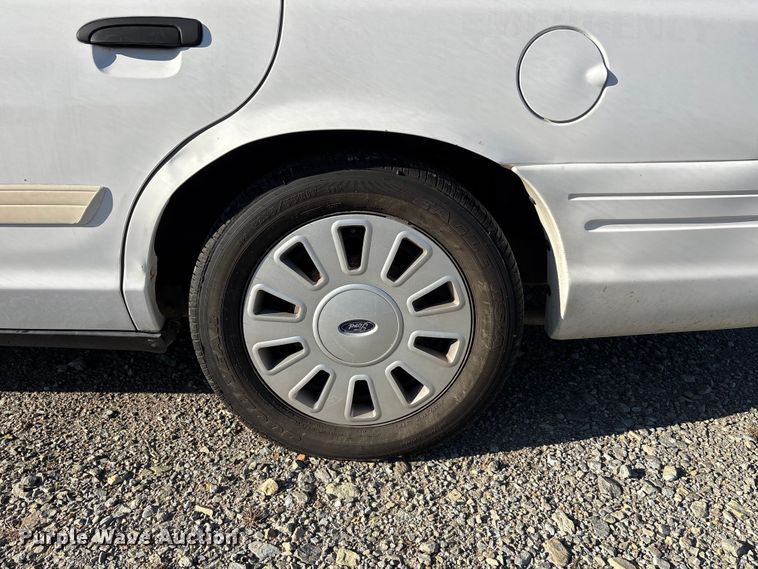 image for item EJ7717 2010 Ford Crown Victoria Police Interceptor 